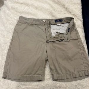 Mens 34 vineyard vine shorts